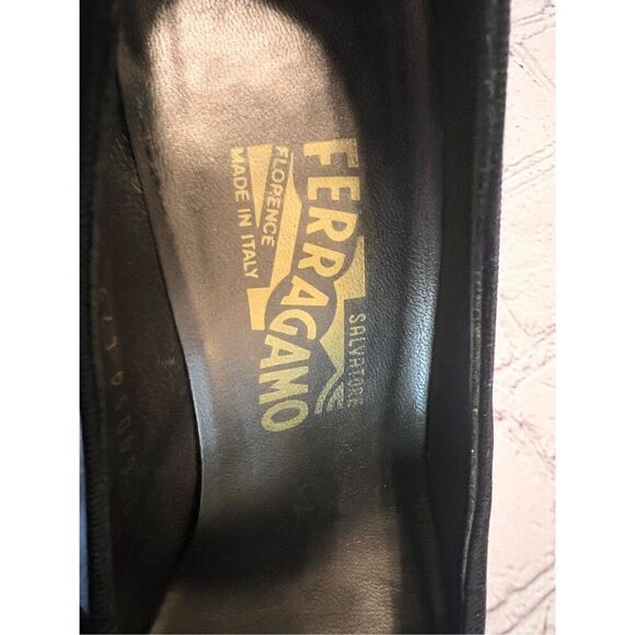 Ferragamo Size 8 Bow Front Pump Heels Black Pointed Toe Dressy Classic Old Money - Picture 9 of 16